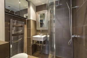 ensuite shower to bed 1- click for photo gallery